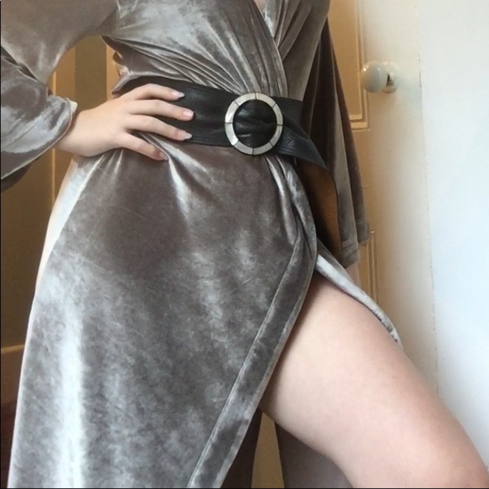 Silver Velvet Robe - Picture 3 of 3